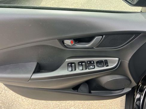 Used 2021 Hyundai Kona SEL Plus image 16