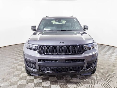 New 2025 Jeep Grand Cherokee L Altitude image 5