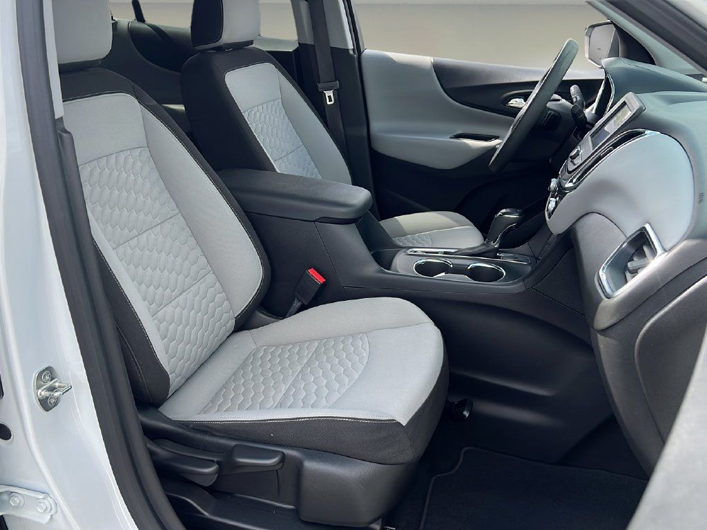 Used 2021 Chevrolet Equinox LS w/ LS Convenience Package FWD image 17