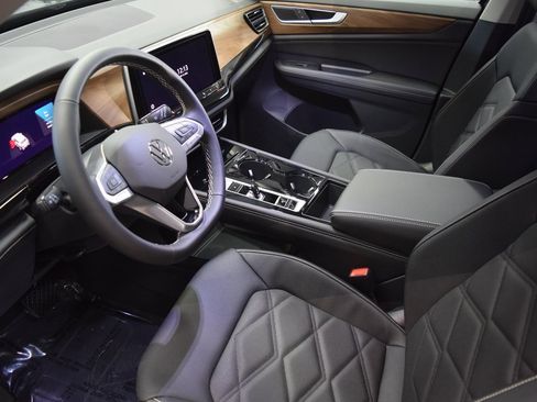 New 2026 Volkswagen Atlas SE image 4