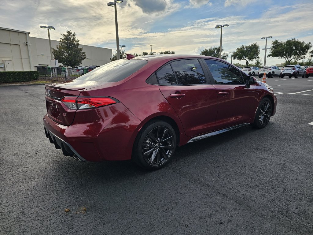 Used 2023 Toyota Corolla SE FWD image 3