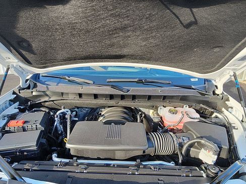 New 2025 Chevrolet Suburban High Country w/ LPO, Illumination Package image 11