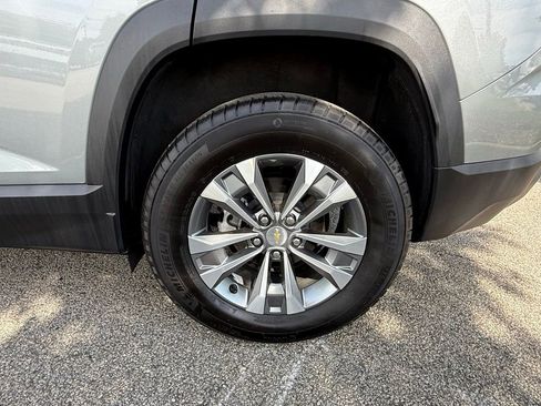 Used 2026 Chevrolet Equinox LT AWD/4WD image 32