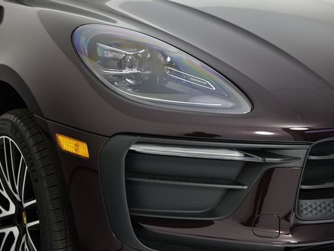 New 2026 Porsche Macan image 16