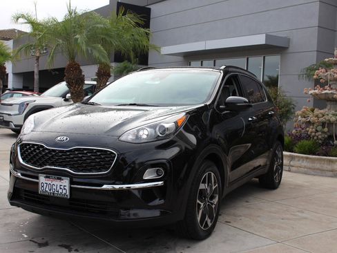 Certified 2022 Kia Sportage EX w/ EX Technology Package image 5