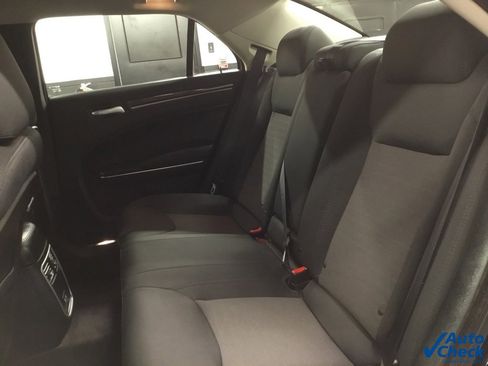 Used 2018 Chrysler 300 Touring w/ Sport Appearance Package image 29