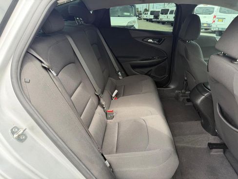 Used 2021 Chevrolet Malibu LS FWD image 37