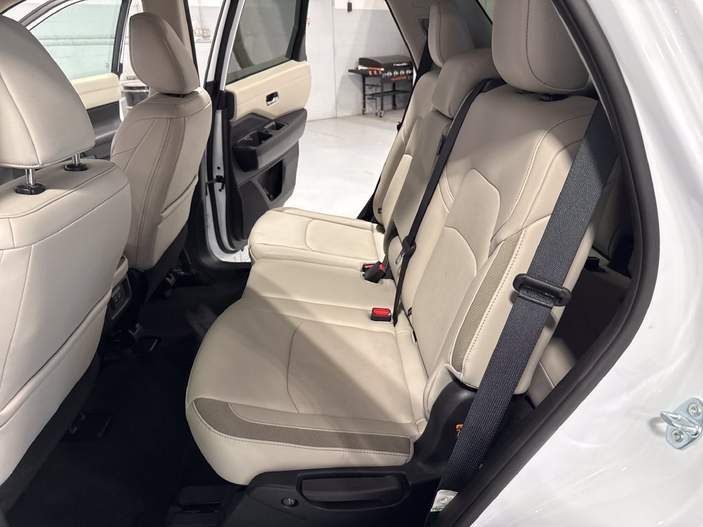 Used 2026 Nissan Pathfinder SL FWD image 39