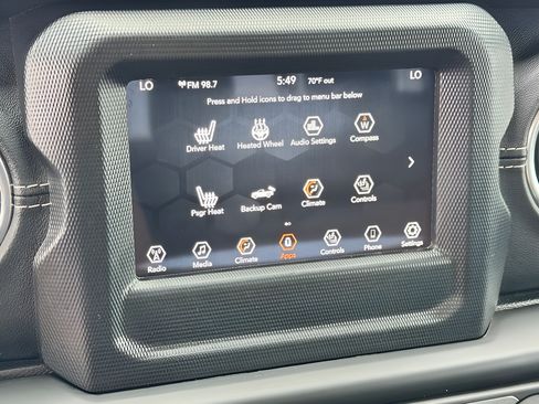 Used 2021 Jeep Gladiator Overland w/ LED Lighting Group AWD/4WD image 27