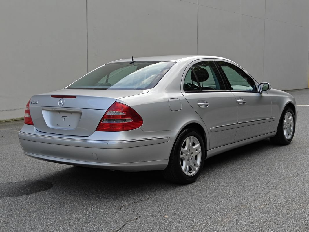 Used 2005 Mercedes-Benz E 320 Sedan image 3