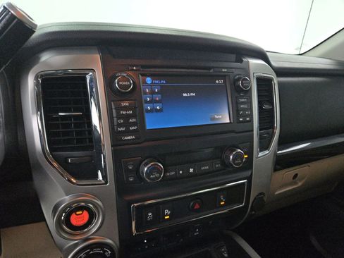 Used 2016 Nissan Titan SV image 23