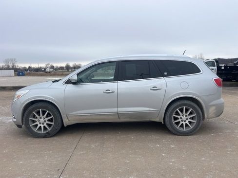 Used 2017 Buick Enclave Leather image 6