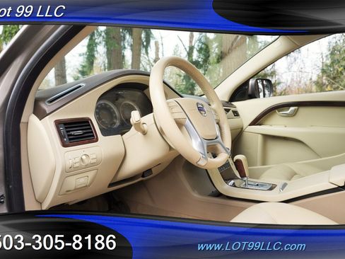Used 2010 Volvo XC70 T6 image 12