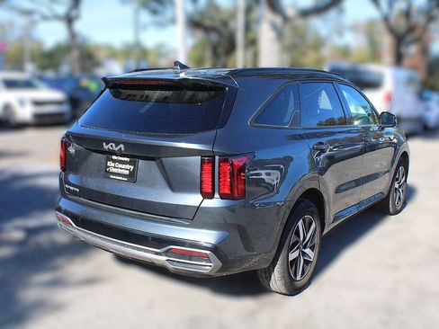 Certified 2023 Kia Sorento S image 7