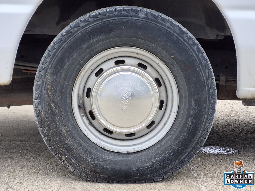 Used 2002 Ford E-150 and Econoline 150 RWD image 18