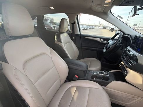 Used 2021 Ford Escape SEL image 11