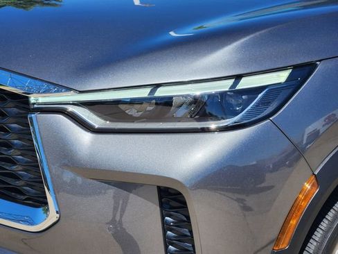 Used 2023 INFINITI QX60 Luxe w/ Vision Package FWD image 6