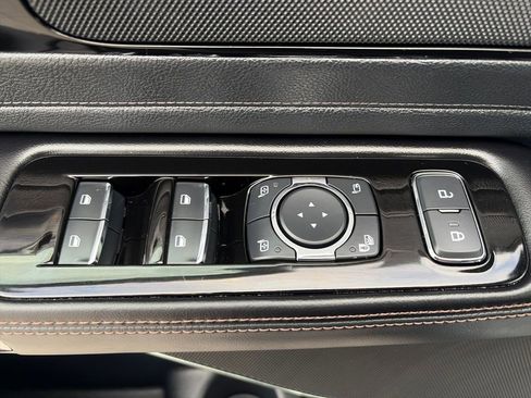 Used 2025 Lincoln Aviator AWD image 19