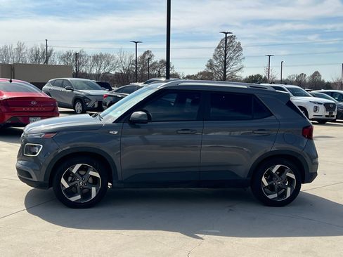 Used 2021 Hyundai Venue SEL w/ Premium Package image 6