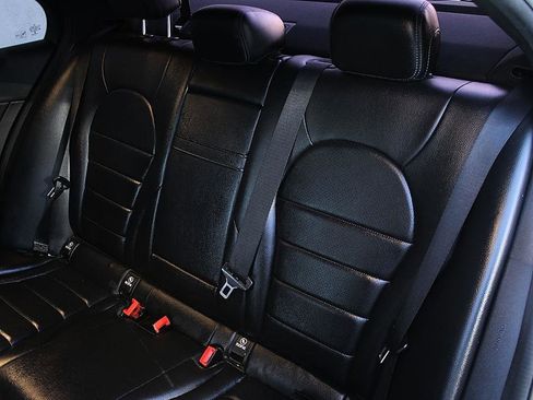 Used 2019 Mercedes-Benz C 300 Sedan image 9