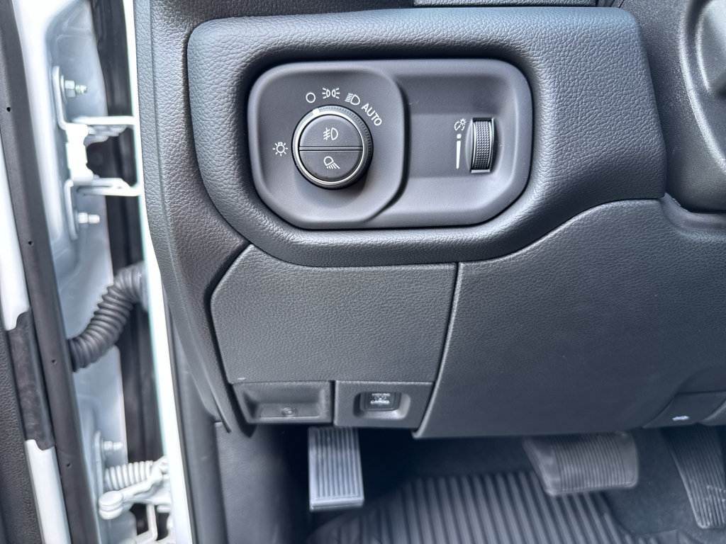 New 2026 RAM 3500 Big Horn AWD/4WD image 29