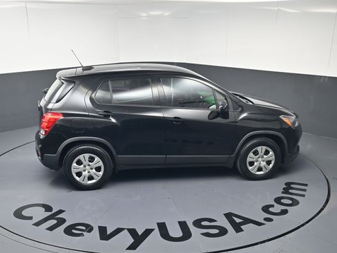 Used 2018 Chevrolet Trax LS image 32