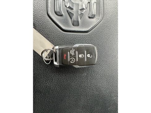 Used 2025 RAM 1500 Laramie image 36