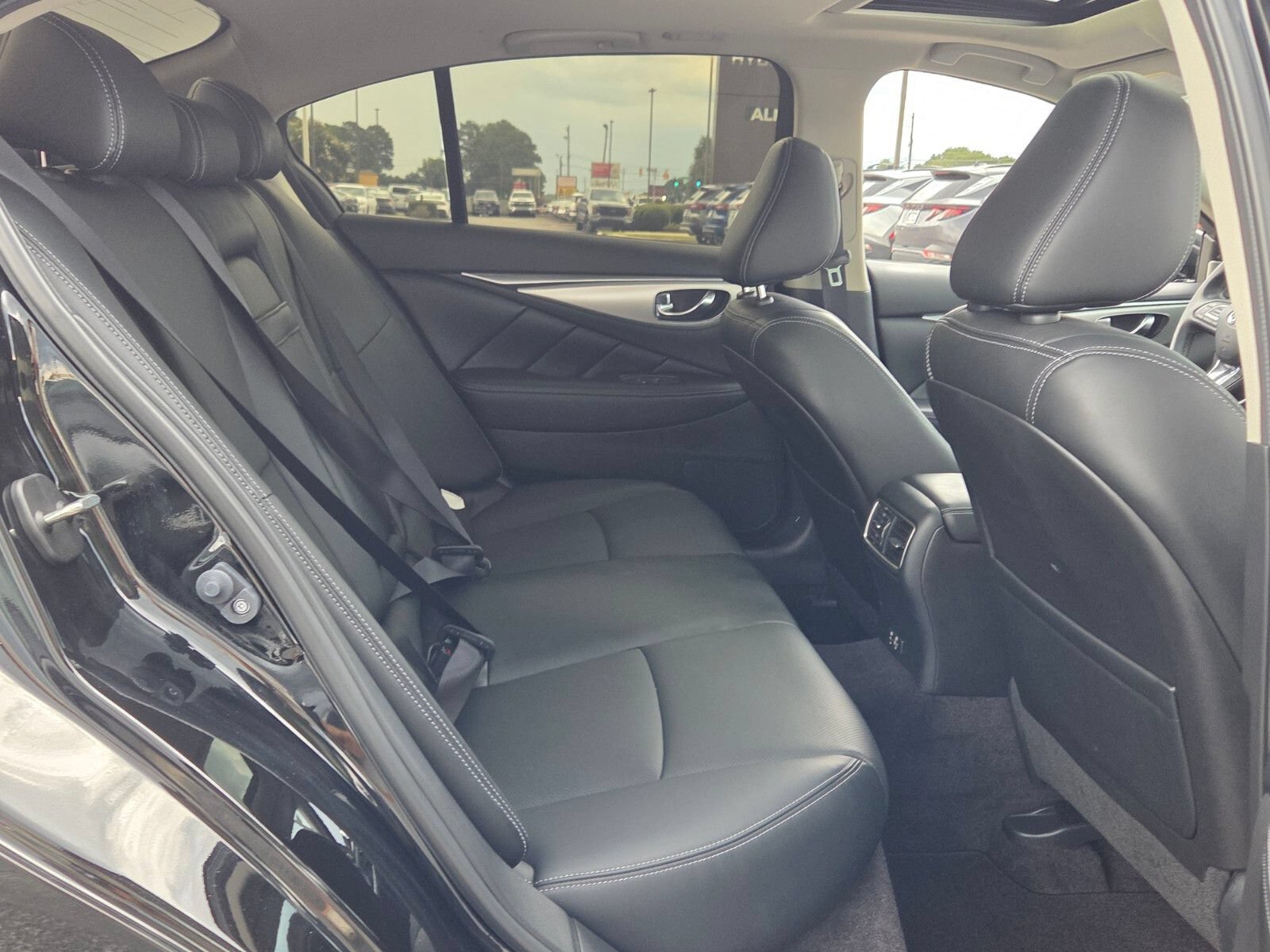 Used 2024 INFINITI Q50 Luxe w/ Cargo Package RWD image 14