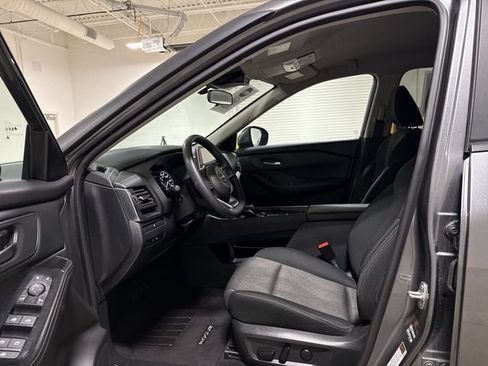 Used 2024 Nissan Rogue SV FWD image 19
