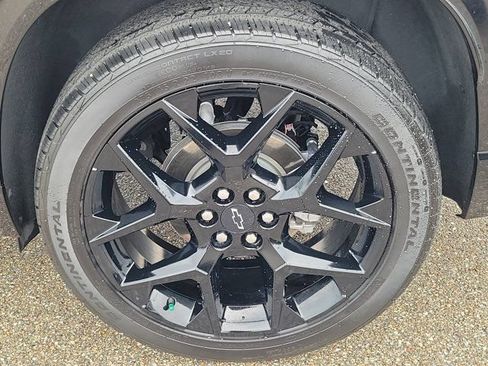 Used 2024 Chevrolet Traverse RS w/ LPO, Floor Liner Package FWD image 9