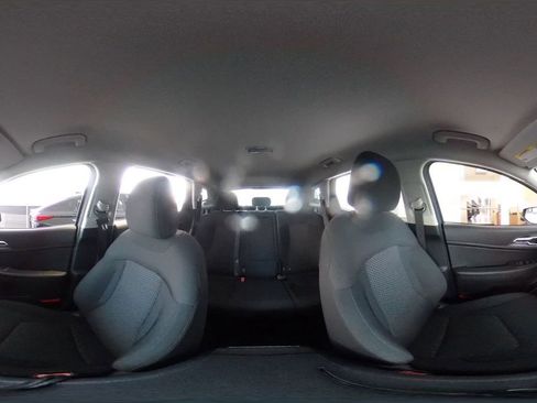 Used 2025 Kia Sportage LX image 40