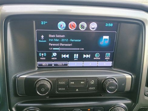 Used 2018 Chevrolet Silverado 1500 LT w/ All Star Edition image 16