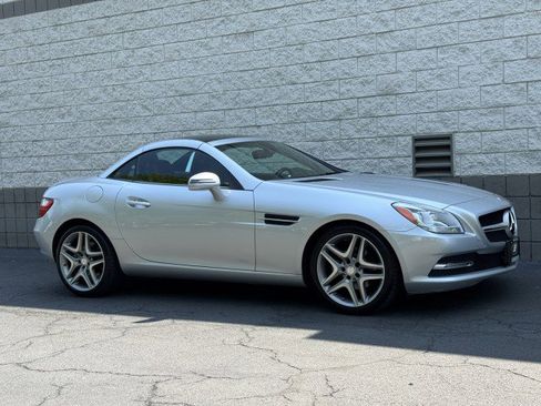 Used 2013 Mercedes-Benz SLK 250 image 16
