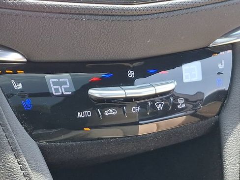 Used 2017 Cadillac XT5 Premium Luxury w/ Driver Assist Package FWD image 11