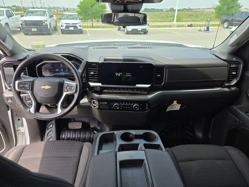 Used 2023 Chevrolet Silverado 1500 LT w/ Z71 Off-Road Package AWD/4WD image 15