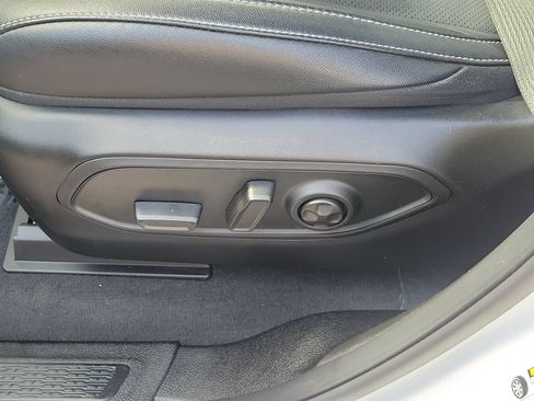 Certified 2025 Jeep Grand Cherokee Altitude RWD image 17