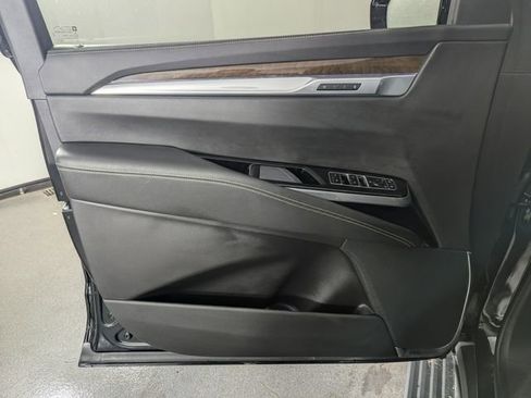 Used 2025 Cadillac Escalade Sport Platinum image 10