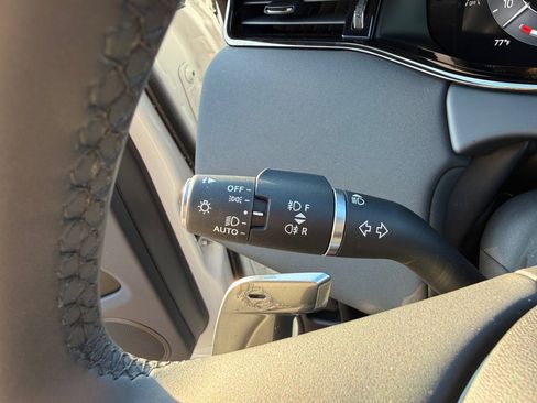 Certified 2026 Land Rover Range Rover Evoque Dynamic SE image 24