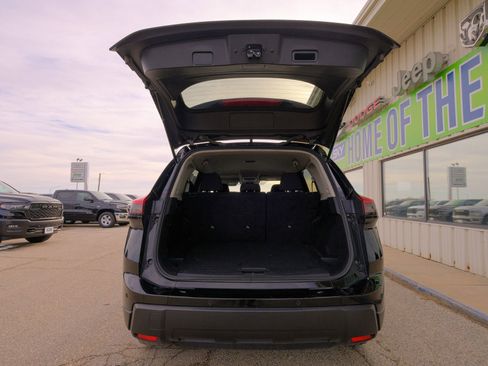 Used 2024 Nissan Rogue S image 22