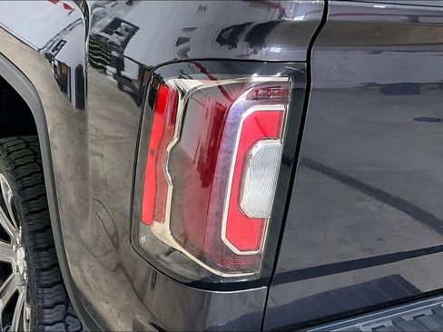 Used 2016 GMC Sierra 1500 Denali w/ Denali Ultimate Package AWD/4WD image 29