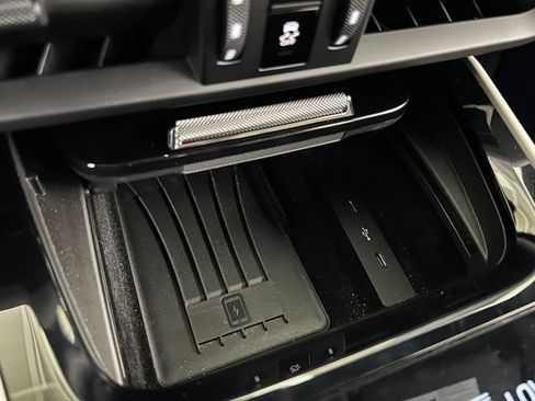 Used 2025 Porsche Cayenne S AWD/4WD image 27