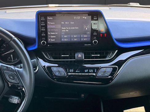 Used 2021 Toyota C-HR XLE image 6