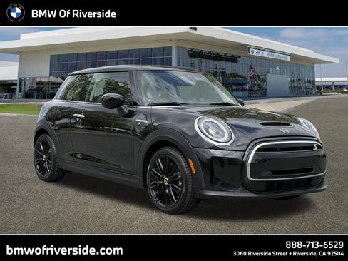 Used 2024 MINI Cooper SE FWD image 1