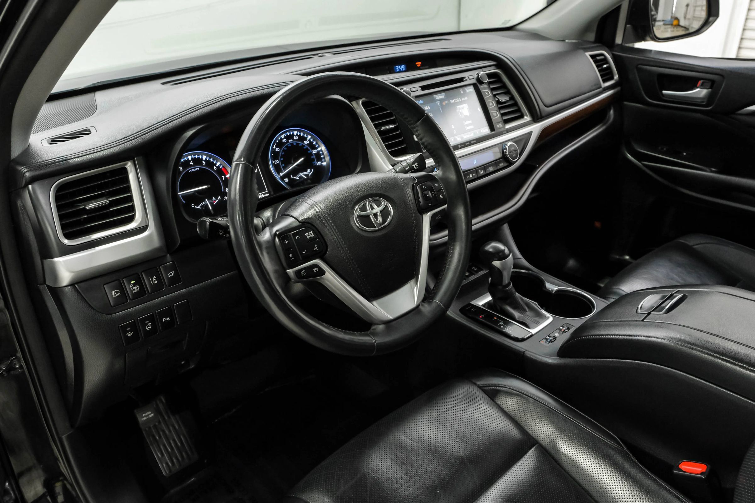 Used 2016 Toyota Highlander Limited Platinum AWD/4WD image 14
