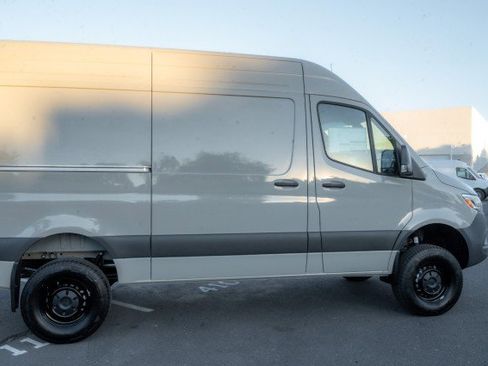 New 2025 Mercedes-Benz Sprinter 2500 image 4