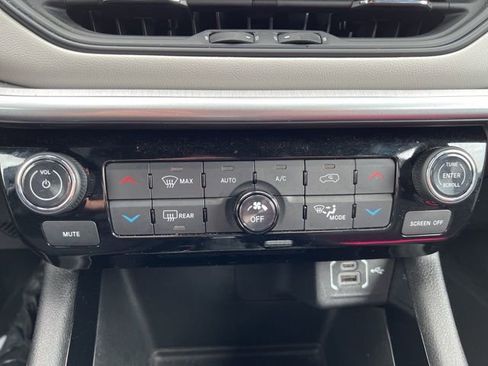 Certified 2025 Jeep Compass Limited AWD/4WD image 28
