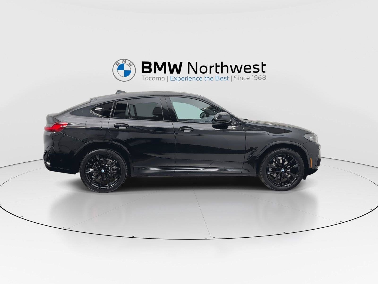 Used 2025 BMW X4 xDrive30i w/ Premium Package AWD/4WD image 5