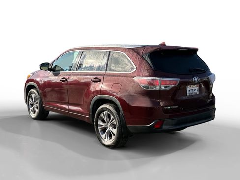 Used 2015 Toyota Highlander XLE image 3