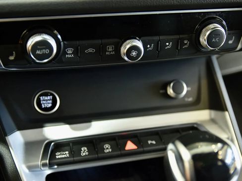 Used 2024 Audi Q3 2.0T Premium image 14