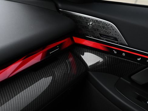 Used 2025 BMW M5 w/ Executive Package image 47